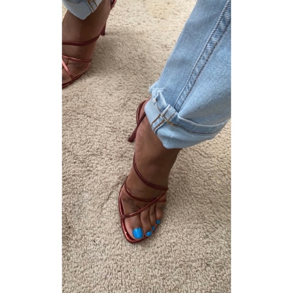 NEW LISTING!! MICHAEL ANTONIO STRAP HEELS - Picture 14 of 15